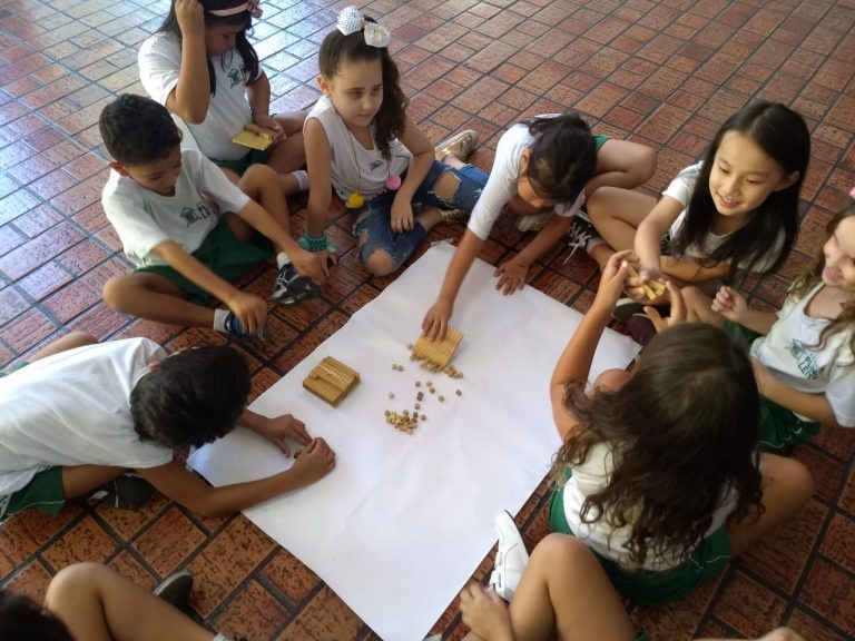 Material dourado de Maria Montessori – presença constante na escola